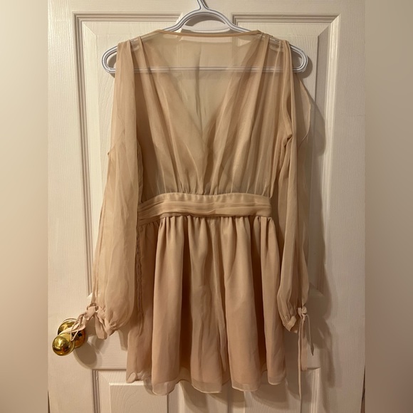 Venus sheer long sleeve romper - Picture 4 of 6